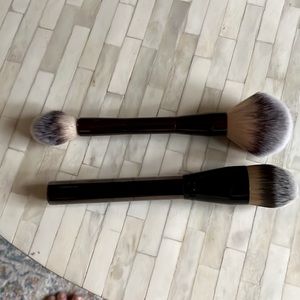 Kevin Aucoin foundation brush + Hourglass double brush